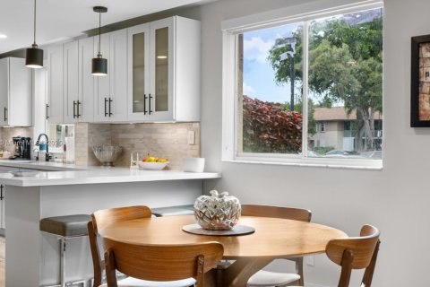 Condominio en venta en Tamarac, Florida, 2 dormitorios, 120.22 m2 № 1931932 - foto 9