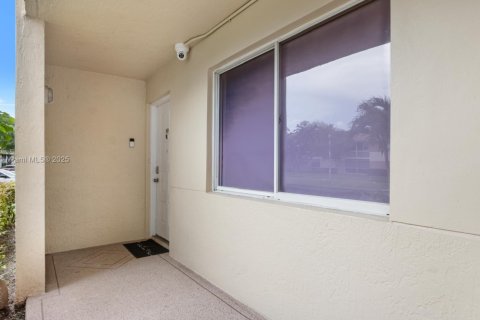 Condominio en venta en Tamarac, Florida, 2 dormitorios, 120.22 m2 № 1931932 - foto 7