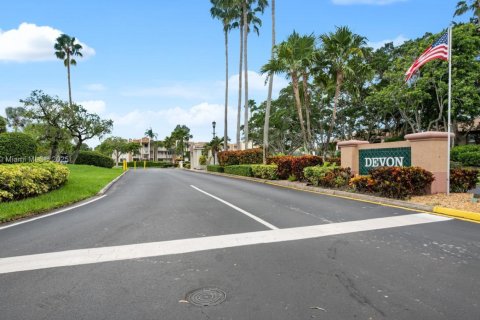 Condominio en venta en Tamarac, Florida, 2 dormitorios, 120.22 m2 № 1931932 - foto 1