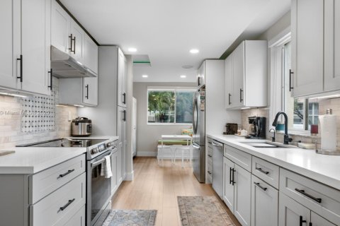 Condominio en venta en Tamarac, Florida, 2 dormitorios, 120.22 m2 № 1931932 - foto 13