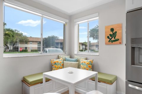 Condominio en venta en Tamarac, Florida, 2 dormitorios, 120.22 m2 № 1931932 - foto 12