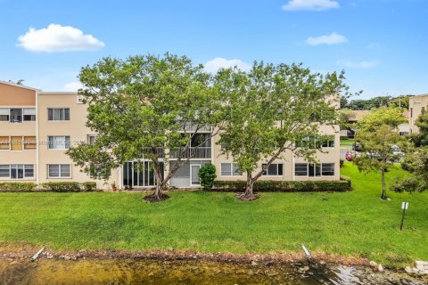 Condominio en venta en Tamarac, Florida, 2 dormitorios, 120.22 m2 № 1931932 - foto 24