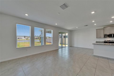 House in Wimauma, Florida 5 bedrooms, 275.36 sq.m. № 1918994 - photo 18