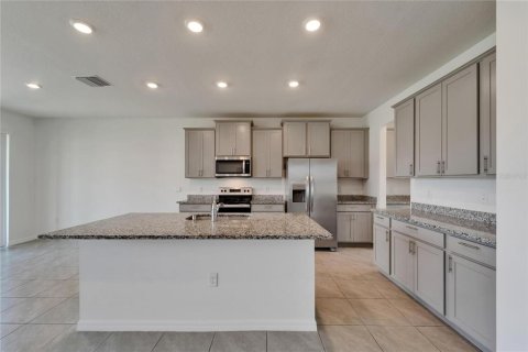 House in Wimauma, Florida 5 bedrooms, 275.36 sq.m. № 1918994 - photo 25