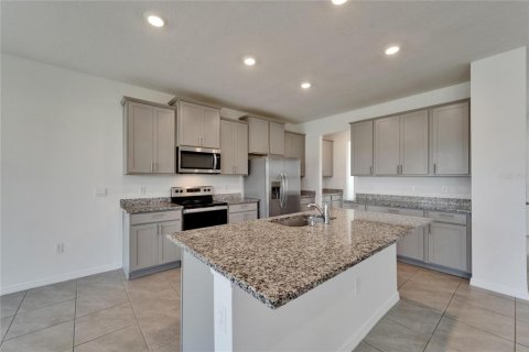 House in Wimauma, Florida 5 bedrooms, 275.36 sq.m. № 1918994 - photo 24