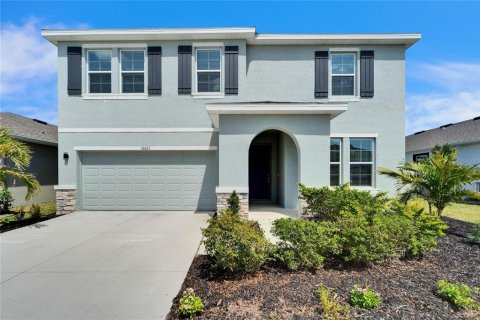 House in Wimauma, Florida 5 bedrooms, 275.36 sq.m. № 1918994 - photo 1