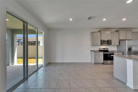 House in Wimauma, Florida 5 bedrooms, 275.36 sq.m. № 1918994 - photo 21