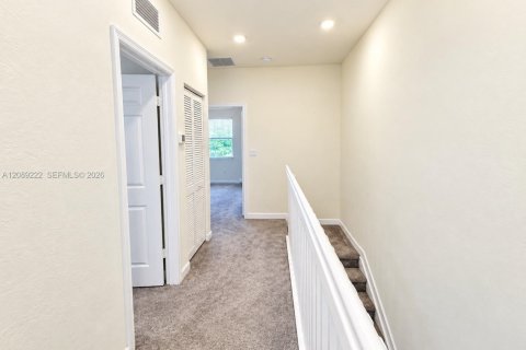 Villa ou maison à louer à Hialeah, Floride: 3 chambres № 2365682 - photo 7