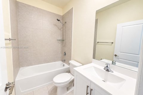 Villa ou maison à louer à Hialeah, Floride: 3 chambres № 2365682 - photo 11
