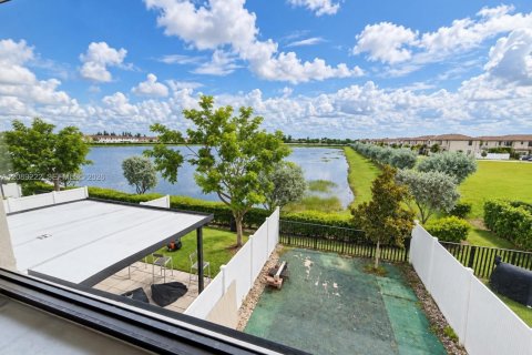 Villa ou maison à louer à Hialeah, Floride: 3 chambres № 2365682 - photo 6