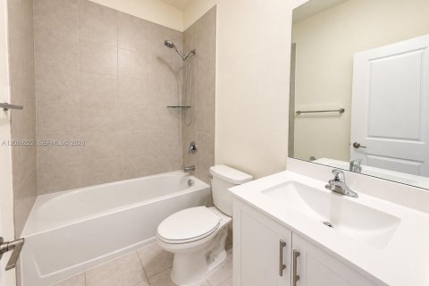 Villa ou maison à louer à Hialeah, Floride: 3 chambres № 2365682 - photo 20