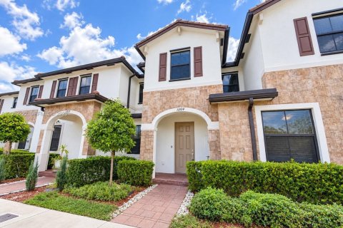 Villa ou maison à Hialeah, Floride 3 chambres № 2365682