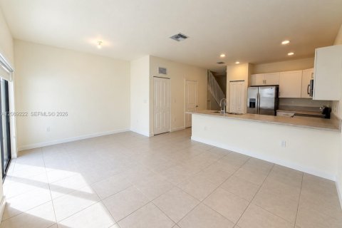 Villa ou maison à louer à Hialeah, Floride: 3 chambres № 2365682 - photo 18