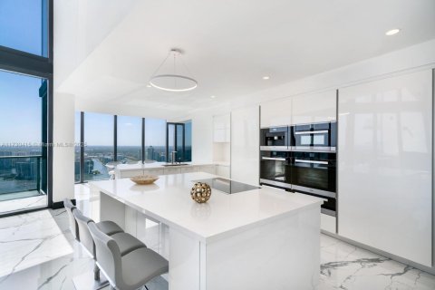 Condo in Sunny Isles Beach, Florida, 3 bedrooms № 2088277 - photo 14