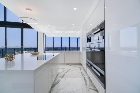 Condo in Sunny Isles Beach, Florida, 3 bedrooms № 2088277 - photo 13