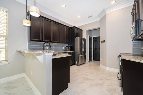 House in Winter Garden, Florida 4 bedrooms, 192.49 sq.m. № 1593183 - photo 11