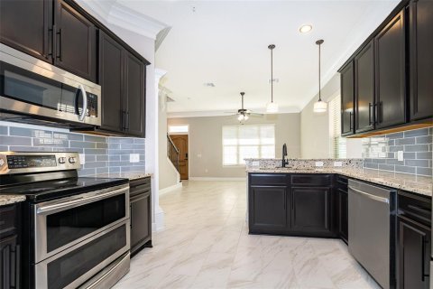 House in Winter Garden, Florida 4 bedrooms, 192.49 sq.m. № 1593183 - photo 9
