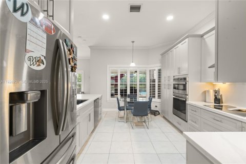 Снять в аренду виллу или дом в Катлер-Бей, Флорида 5 спален, 260.59м2, № 1992587 - фото 6