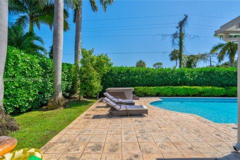 Снять в аренду виллу или дом в Катлер-Бей, Флорида 5 спален, 260.59м2, № 1992587 - фото 16