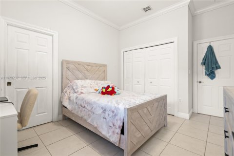 Снять в аренду виллу или дом в Катлер-Бей, Флорида 5 спален, 260.59м2, № 1992587 - фото 11