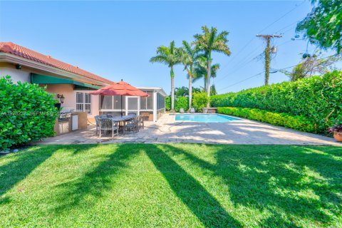 Снять в аренду виллу или дом в Катлер-Бей, Флорида 5 спален, 260.59м2, № 1992587 - фото 13