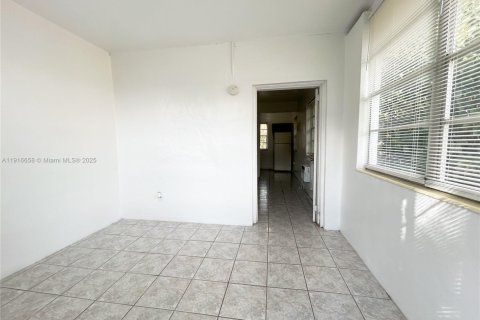 Appartement à louer à Miami, Floride: 1 chambre, 46.45 m2 № 1971973 - photo 2