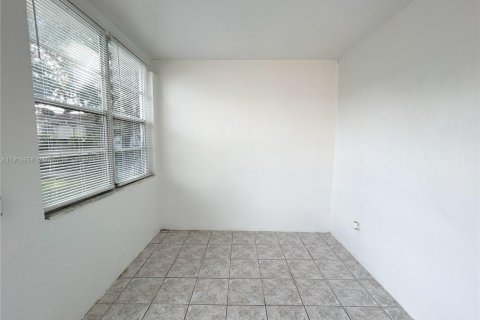 Appartement à louer à Miami, Floride: 1 chambre, 46.45 m2 № 1971973 - photo 3