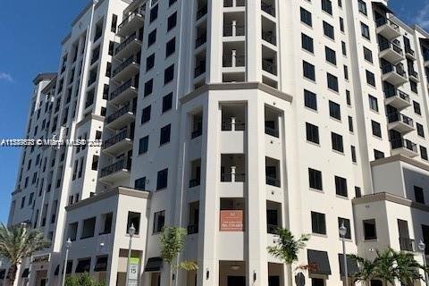 Condo in Coral Gables, Florida, 1 bedroom  № 1711514 - photo 2