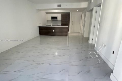 Condo in Coral Gables, Florida, 1 bedroom  № 1711514 - photo 13