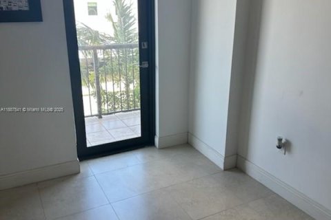 Copropriété à louer à Miami, Floride: 1 chambre, 81.1 m2 № 1941701 - photo 2