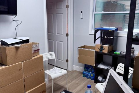 Immobilier commercial à vendre à Miami, Floride № 1979338 - photo 8