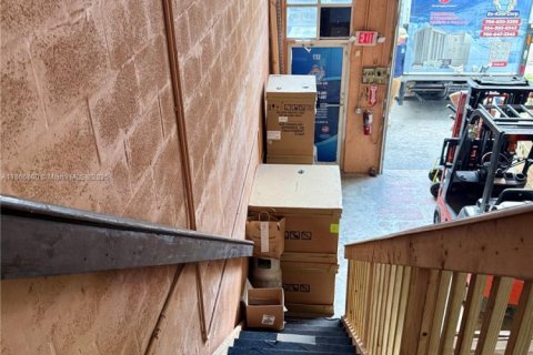 Immobilier commercial à vendre à Miami, Floride № 1979338 - photo 10