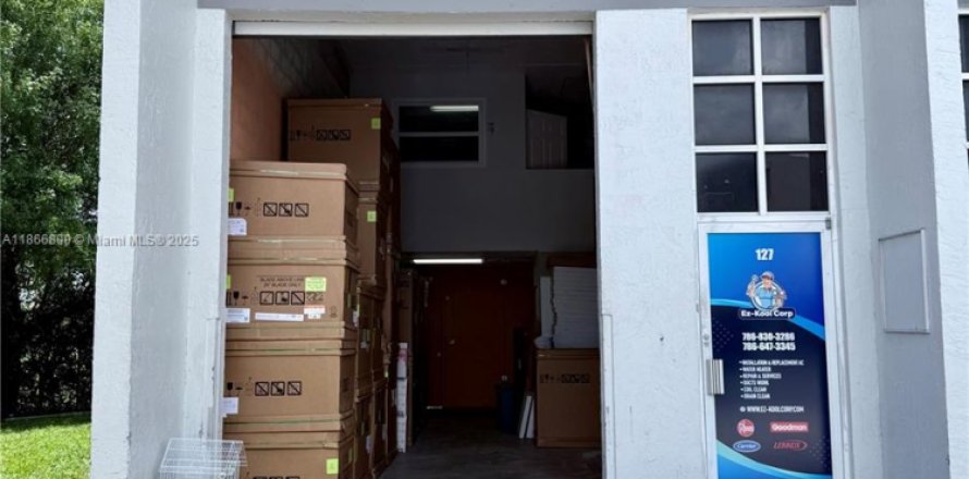 Immobilier commercial à Miami, Floride № 1979338