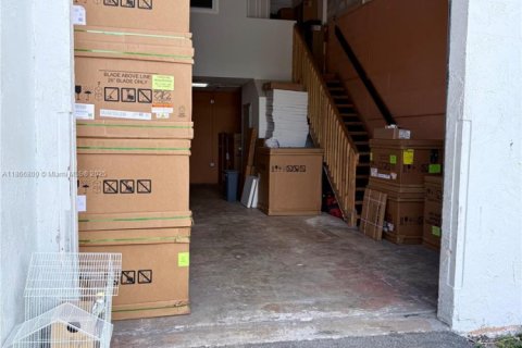 Immobilier commercial à vendre à Miami, Floride № 1979338 - photo 4