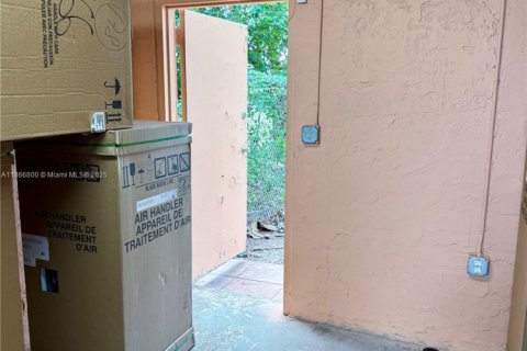 Immobilier commercial à vendre à Miami, Floride № 1979338 - photo 13