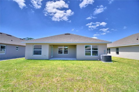 House in MAGNOLIA PARK in Haines City, Florida 3 bedrooms, 140.47 sq.m. № 1257654 - photo 3