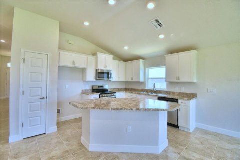 House in MAGNOLIA PARK in Haines City, Florida 3 bedrooms, 140.47 sq.m. № 1257654 - photo 23
