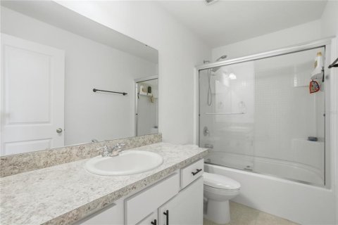 House in Minneola, Florida 3 bedrooms, 176.14 sq.m. № 2204546 - photo 21