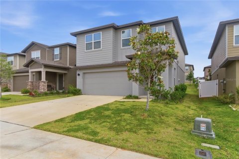 House in Minneola, Florida 3 bedrooms, 176.14 sq.m. № 2204546 - photo 2