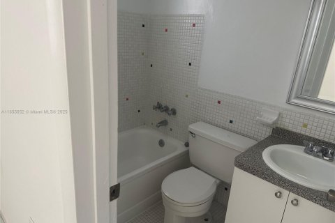 Apartamento en alquiler en Miami, Florida, 1 dormitorio, 41.34 m2 № 2022644 - foto 11