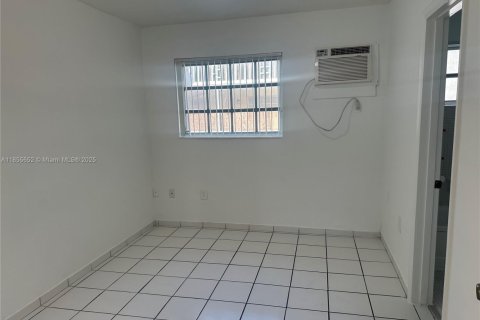 Apartamento en alquiler en Miami, Florida, 1 dormitorio, 41.34 m2 № 2022644 - foto 9
