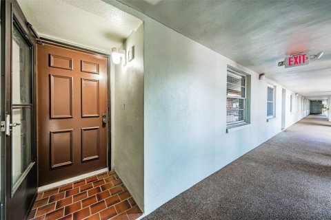 Купить кондоминиум в Нью-Порт-Ричи, Флорида 6 комнат, 110.93м2, № 1831647 - фото 6