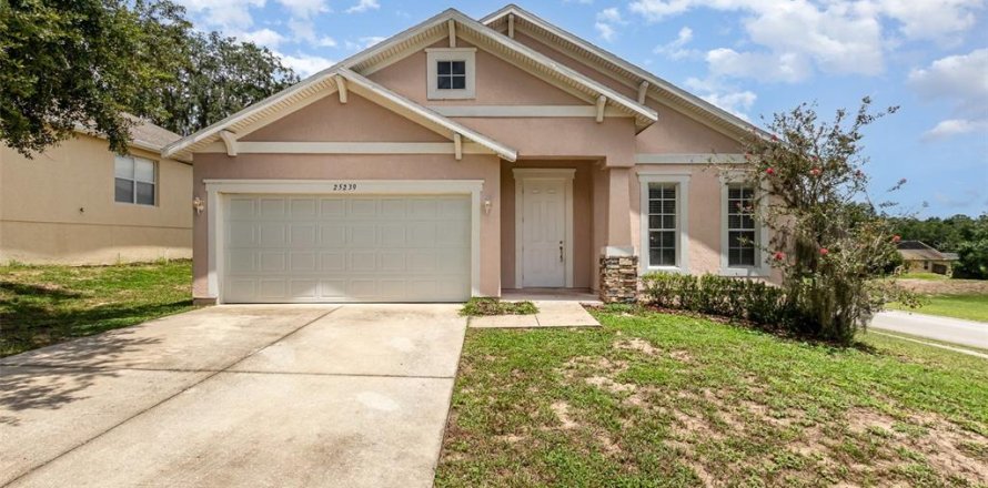 House in Sorrento, Florida 3 bedrooms, 184.41 sq.m. № 1849524