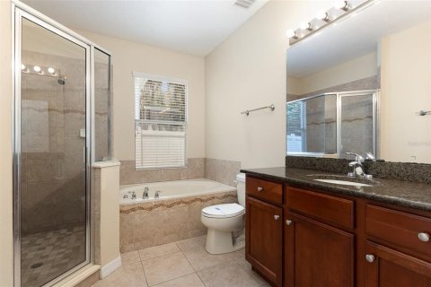 House in Sorrento, Florida 3 bedrooms, 184.41 sq.m. № 1849524 - photo 10