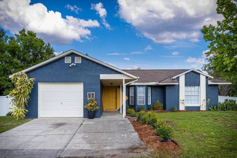 Villa ou maison à vendre à Kissimmee, Floride: 3 chambres, 112.32 m2 № 1854642 - photo 1