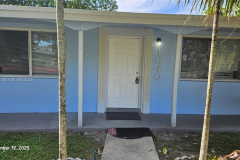 Villa ou maison à louer à Hollywood, Floride: 4 chambres, 155.33 m2 № 1988867 - photo 3