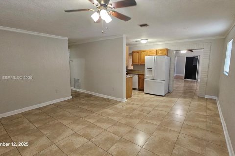 Villa ou maison à louer à Hollywood, Floride: 4 chambres, 155.33 m2 № 1988867 - photo 8