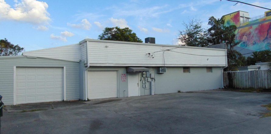 Propiedad comercial en Delray Beach, Florida № 1011743