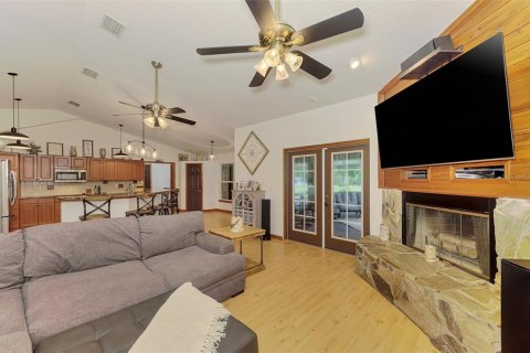 House in Myakka City, Florida 4 bedrooms, 210.8 sq.m. № 2266957 - photo 9