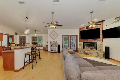 House in Myakka City, Florida 4 bedrooms, 210.8 sq.m. № 2266957 - photo 10